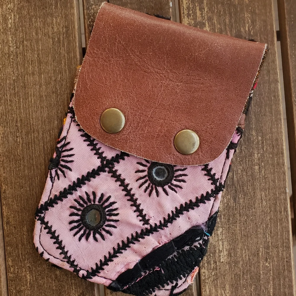 🪬🍄 Free People Boho Embroidered Repurposed vtg banjara hippie Wallet card case